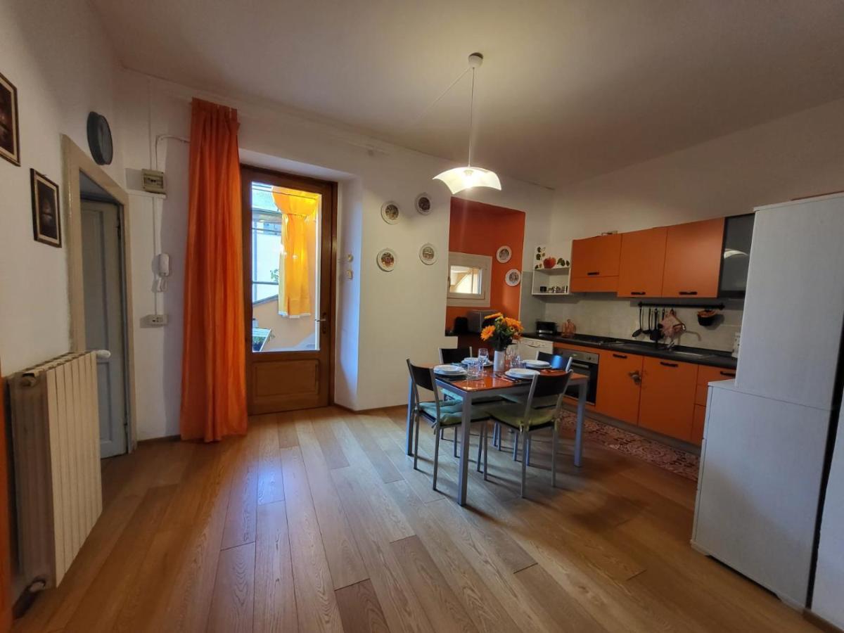 Appartamento Orange Lago ヴェルバーニア エクステリア 写真